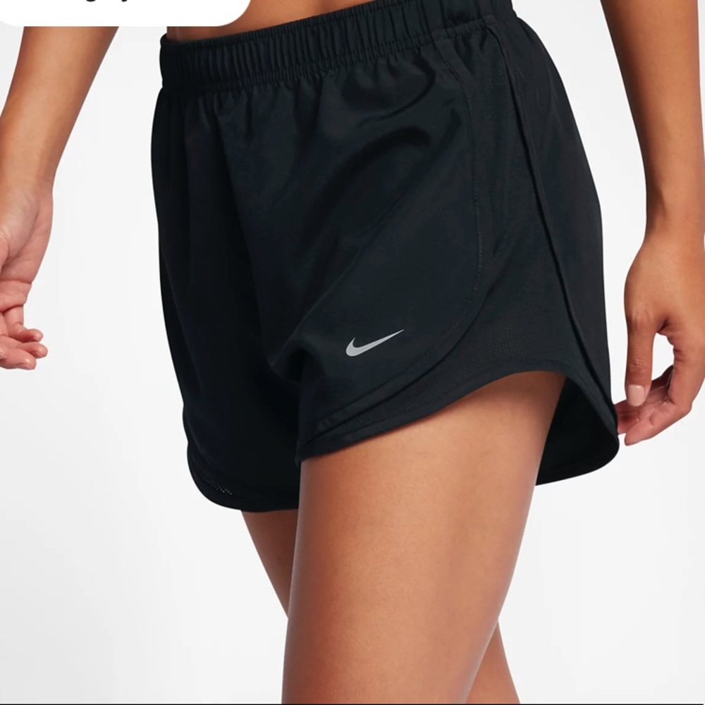 Black Nike shorts